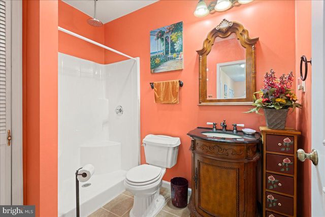 462 CAMELOT BLVD, Falling Waters, WV 25419