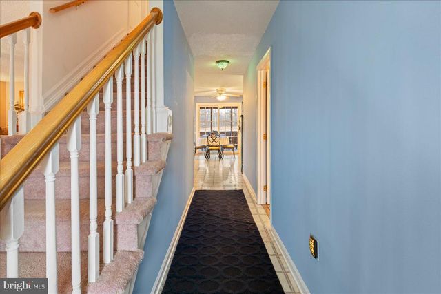 462 CAMELOT BLVD, Falling Waters, WV 25419