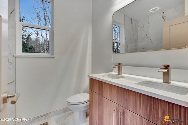 L5 B2 W Peak Circle, Big Lake, AK 99623