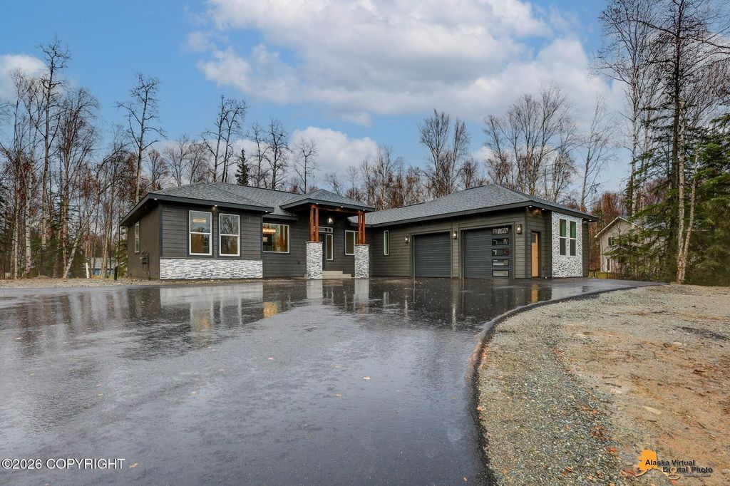 L5 B2 W Peak Circle, Big Lake, AK 99623