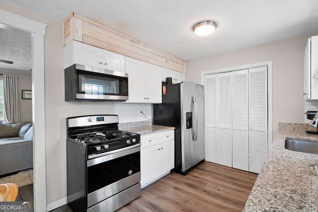 3951 Garden Circle, Acworth, GA 30101