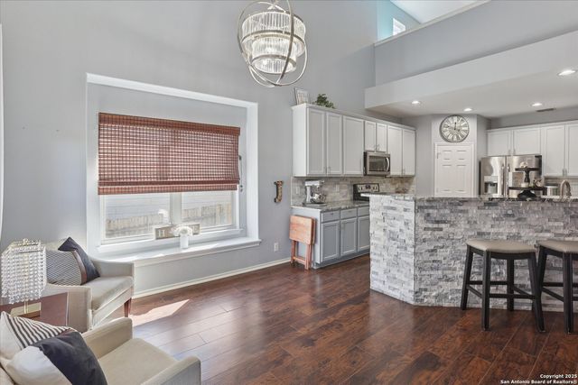 15866 Redwoods Mnr, San Antonio, TX 78247