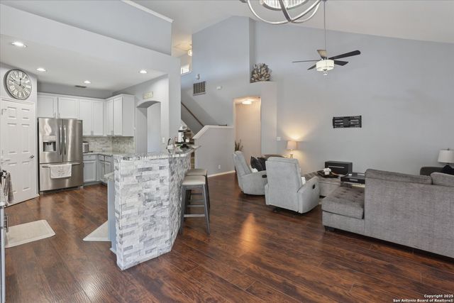 15866 Redwoods Mnr, San Antonio, TX 78247