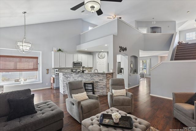 15866 Redwoods Mnr, San Antonio, TX 78247