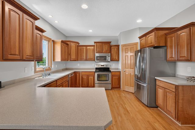 2215 SW WOODLAND Drive, Ankeny, IA 50023