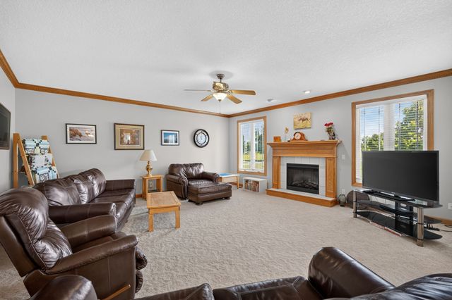 2215 SW WOODLAND Drive, Ankeny, IA 50023