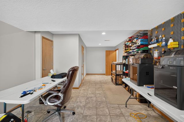 2215 SW WOODLAND Drive, Ankeny, IA 50023