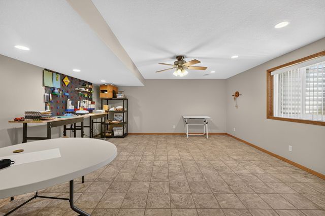 2215 SW WOODLAND Drive, Ankeny, IA 50023