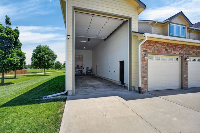 2215 SW WOODLAND Drive, Ankeny, IA 50023