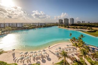 2411 Laguna Circle 810, North Miami, FL 33181