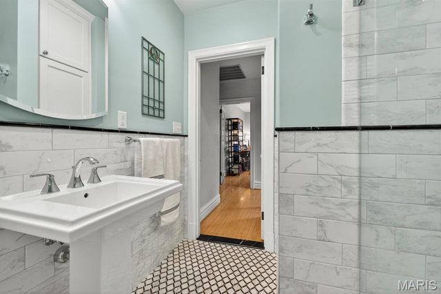 7435 Cornell Avenue, St Louis, MO 63130