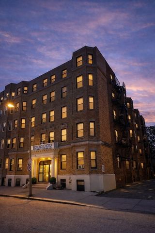 5 Royce Rd 21, Boston, MA 02134