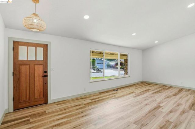 2438 Merritt Pl, Livermore, CA 94550