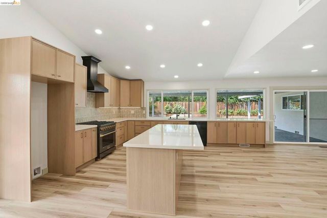 2438 Merritt Pl, Livermore, CA 94550