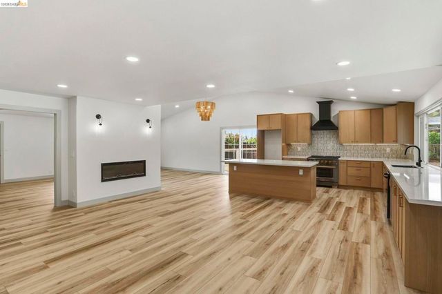 2438 Merritt Pl, Livermore, CA 94550