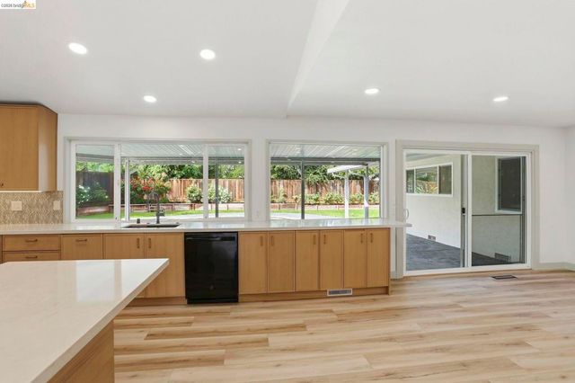 2438 Merritt Pl, Livermore, CA 94550