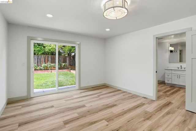 2438 Merritt Pl, Livermore, CA 94550