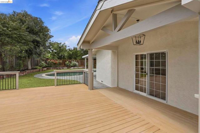 2438 Merritt Pl, Livermore, CA 94550