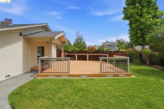 2438 Merritt Pl, Livermore, CA 94550