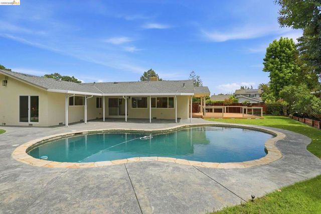 2438 Merritt Pl, Livermore, CA 94550