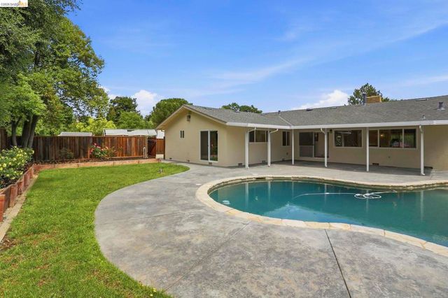 2438 Merritt Pl, Livermore, CA 94550