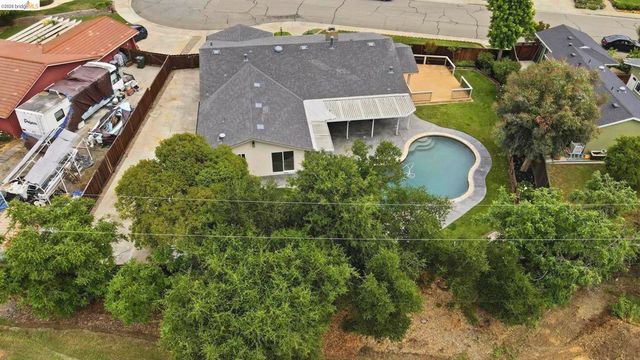 2438 Merritt Pl, Livermore, CA 94550