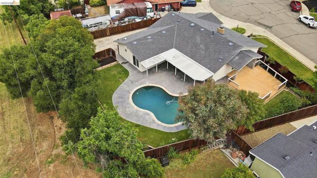 2438 Merritt Pl, Livermore, CA 94550