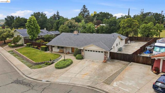 2438 Merritt Pl, Livermore, CA 94550