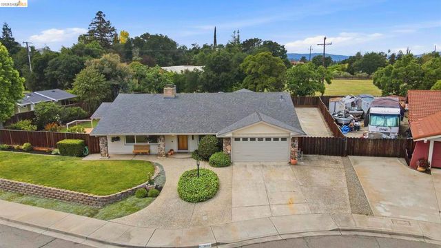 2438 Merritt Pl, Livermore, CA 94550