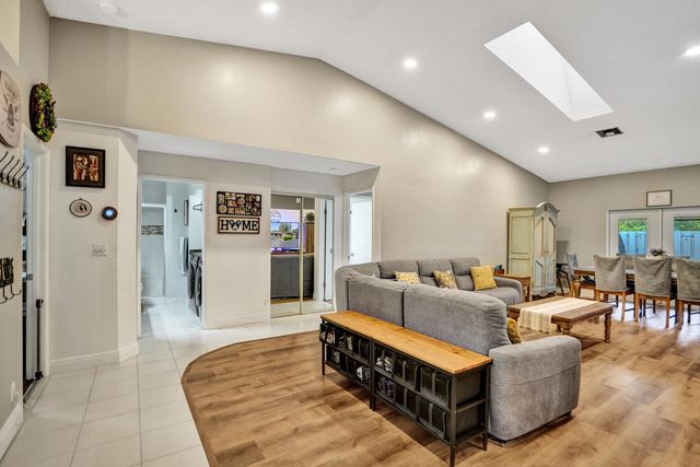 7540 NW 79th Avenue T5, Tamarac, FL 33321