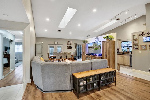 7540 NW 79th Avenue T5, Tamarac, FL 33321