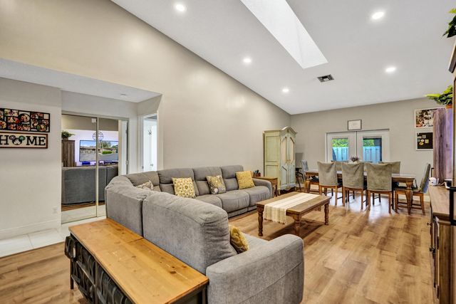 7540 NW 79th Avenue T5, Tamarac, FL 33321