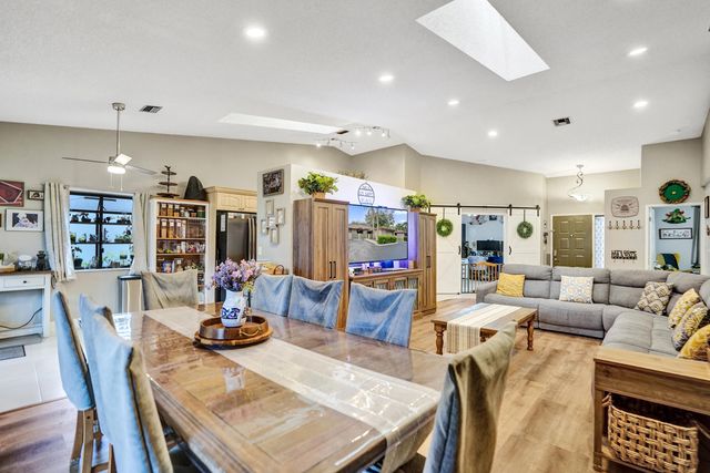 7540 NW 79th Avenue T5, Tamarac, FL 33321