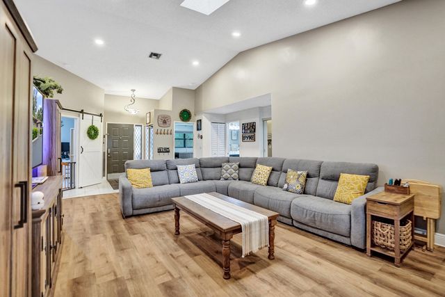 7540 NW 79th Avenue T5, Tamarac, FL 33321