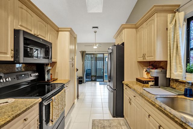 7540 NW 79th Avenue T5, Tamarac, FL 33321