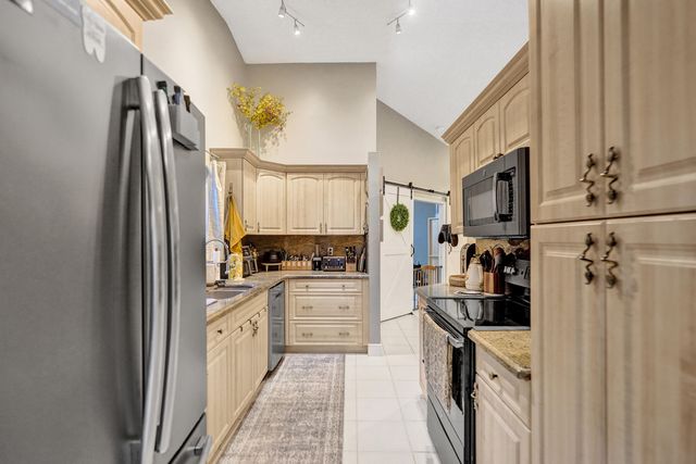 7540 NW 79th Avenue T5, Tamarac, FL 33321