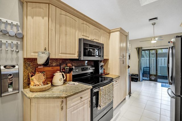 7540 NW 79th Avenue T5, Tamarac, FL 33321