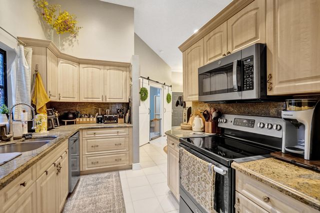 7540 NW 79th Avenue T5, Tamarac, FL 33321