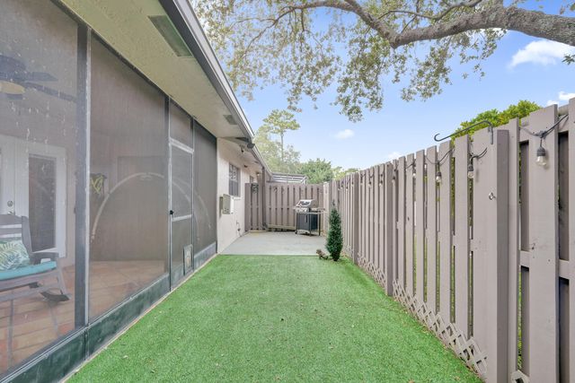 7540 NW 79th Avenue T5, Tamarac, FL 33321