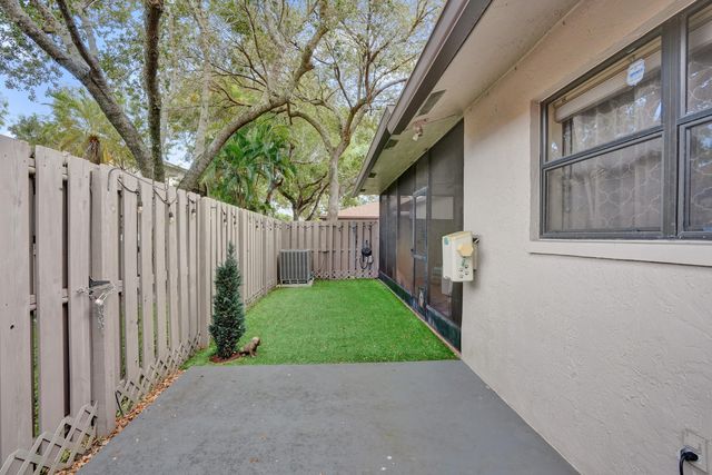 7540 NW 79th Avenue T5, Tamarac, FL 33321