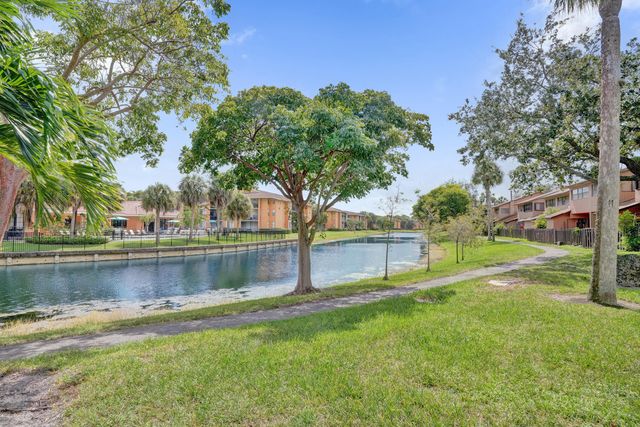 7540 NW 79th Avenue T5, Tamarac, FL 33321