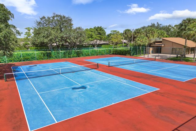 7540 NW 79th Avenue T5, Tamarac, FL 33321