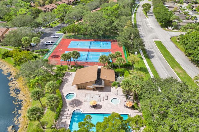 7540 NW 79th Avenue T5, Tamarac, FL 33321