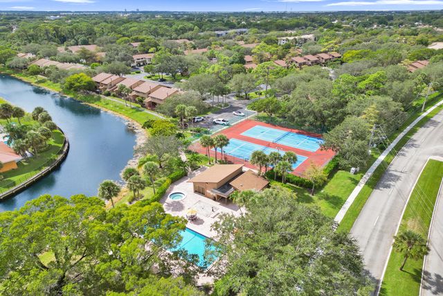 7540 NW 79th Avenue T5, Tamarac, FL 33321