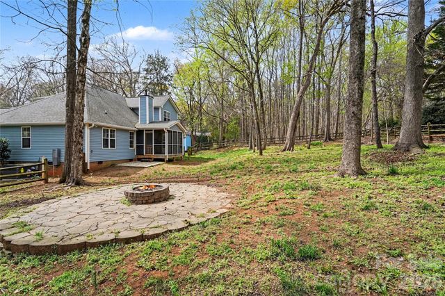 437 Hillcrest Drive, Harrisburg, NC 28075