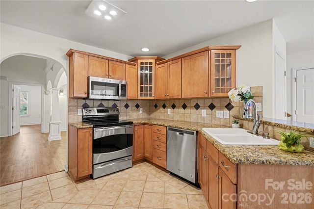 437 Hillcrest Drive, Harrisburg, NC 28075