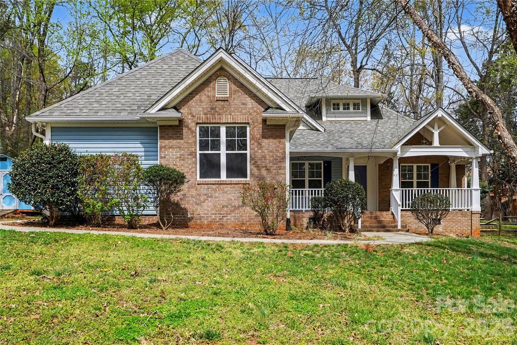 437 Hillcrest Drive, Harrisburg, NC 28075