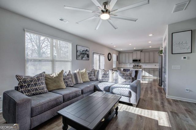 502 Mcginnis Circle, Calhoun, GA 30701