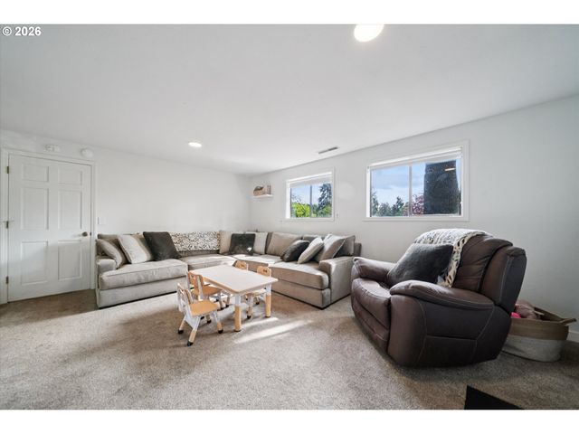 3435 6TH Ave, Salem, OR 97302