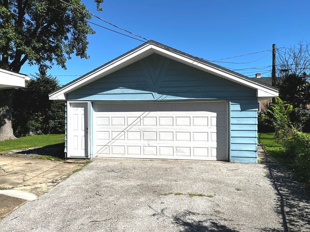 22 Apple Lane, Park Forest, IL 60466